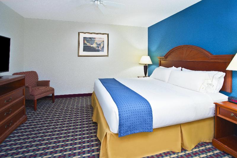 Holiday Inn Express & Suites Petoskey by IHG - photo 39