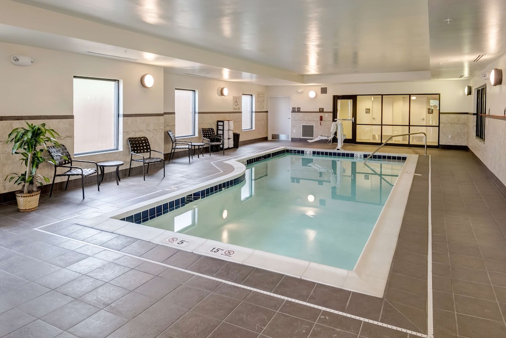 Hampton Inn Poplar Bluff - photo 33