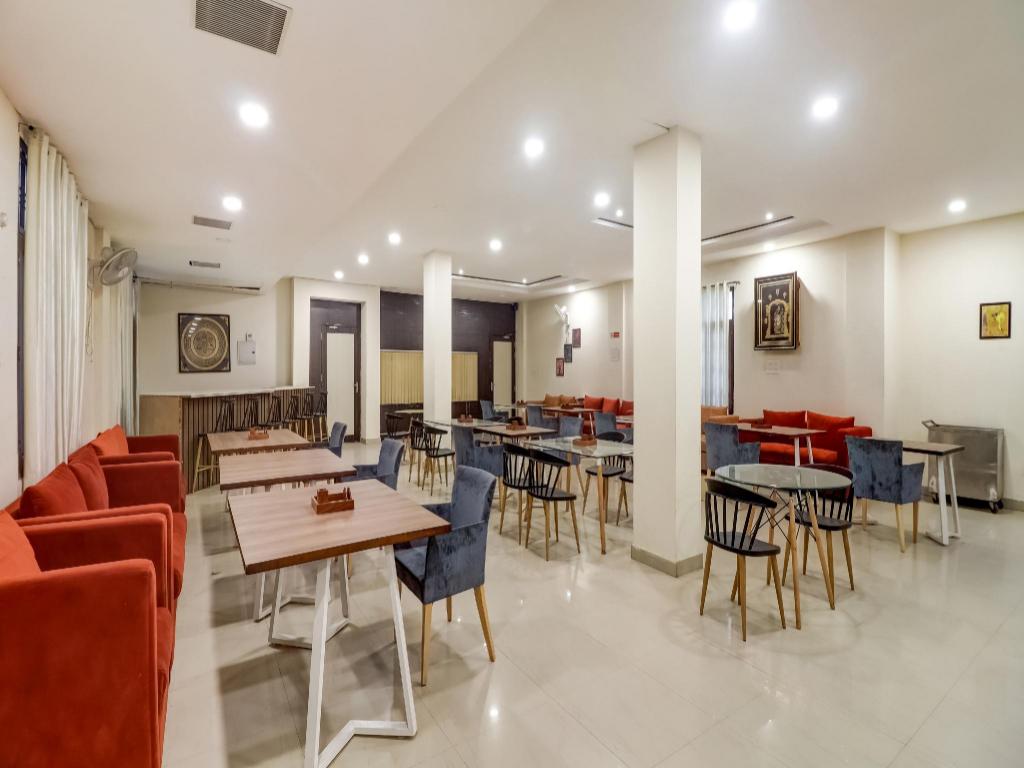 Capital O 67305 Hotel Divira Inn in Dhanbad, India