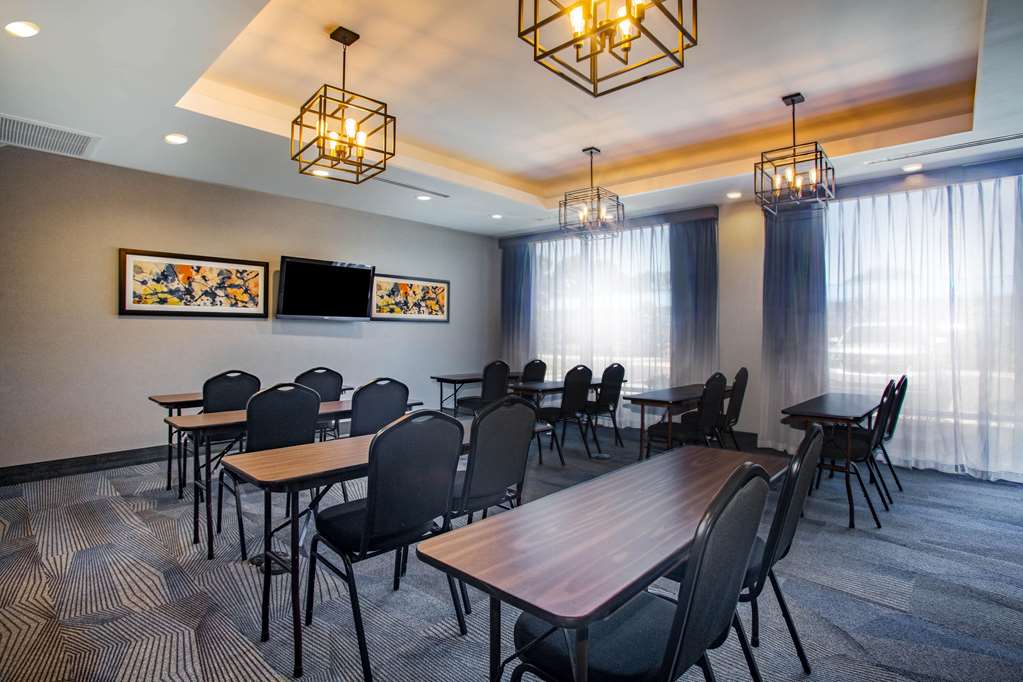 La Quinta Inn & Suites by Wyndham Oxford - photo 26