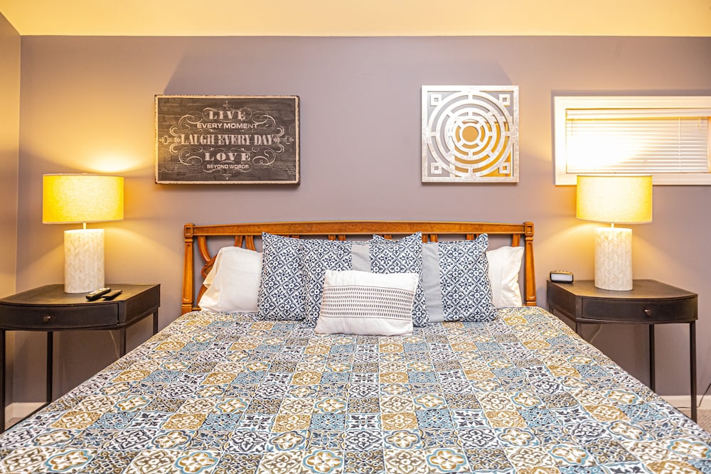 Better Lake Than Never in Oakland, United States