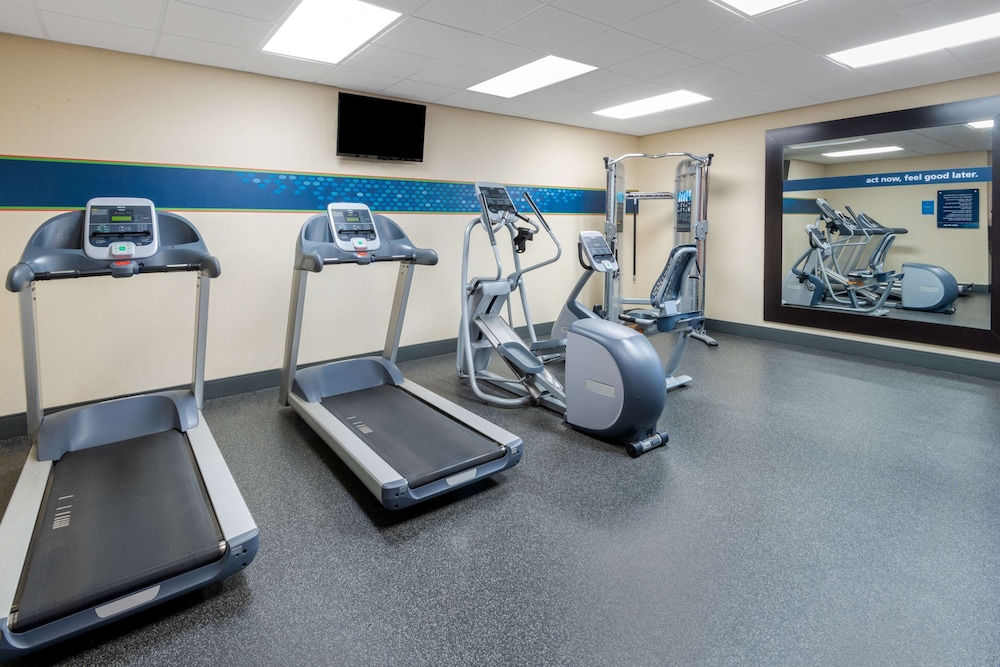Hampton Inn Denver International Airport - photo 18