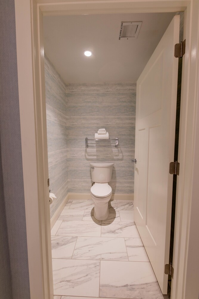 Hotel Lbi - photo 101