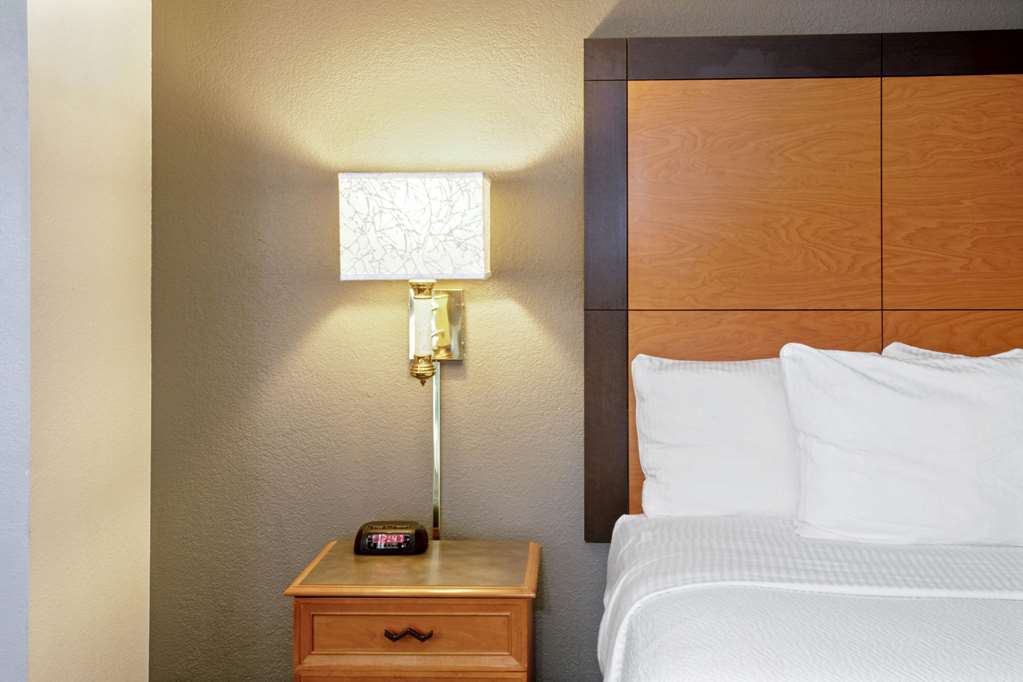 La Quinta Inn by Wyndham Denver Golden - photo 16