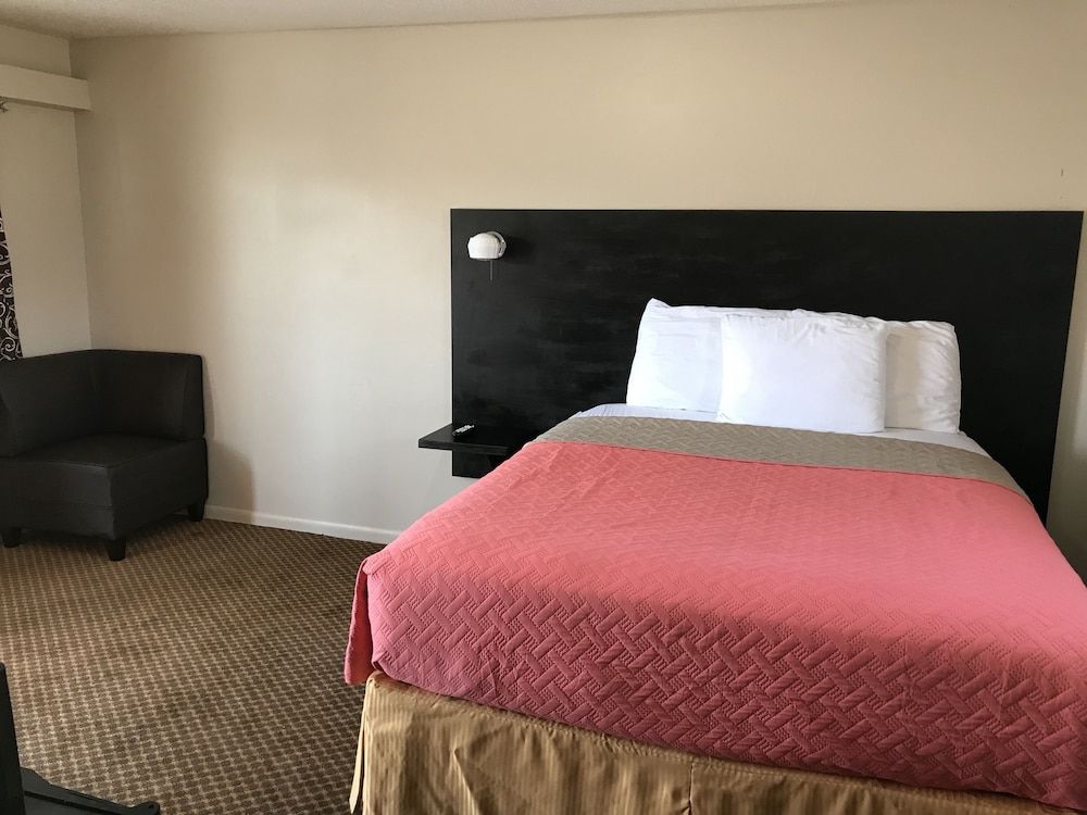 Laci's Country Inn - photo 12