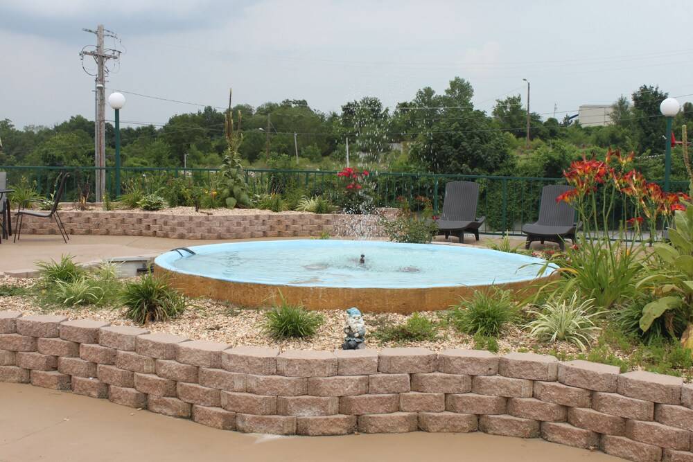 Hall of Fame Motel - photo 13