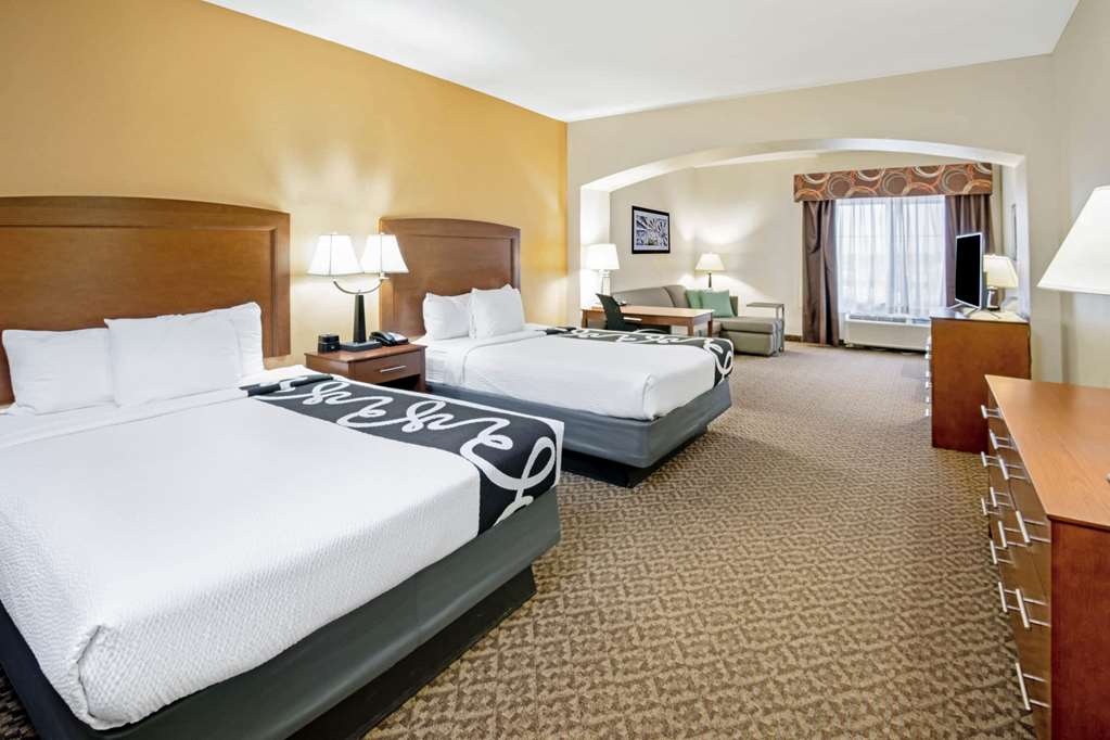 La Quinta Inn & Suites by Wyndham Lawton Fort Sill - photo 26