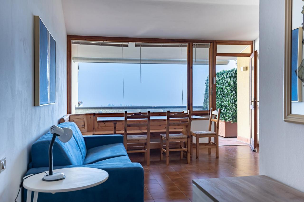 L&M Apartments Pool by Host4u — 4-Star Luxury Hotel in Muscoline, Italy