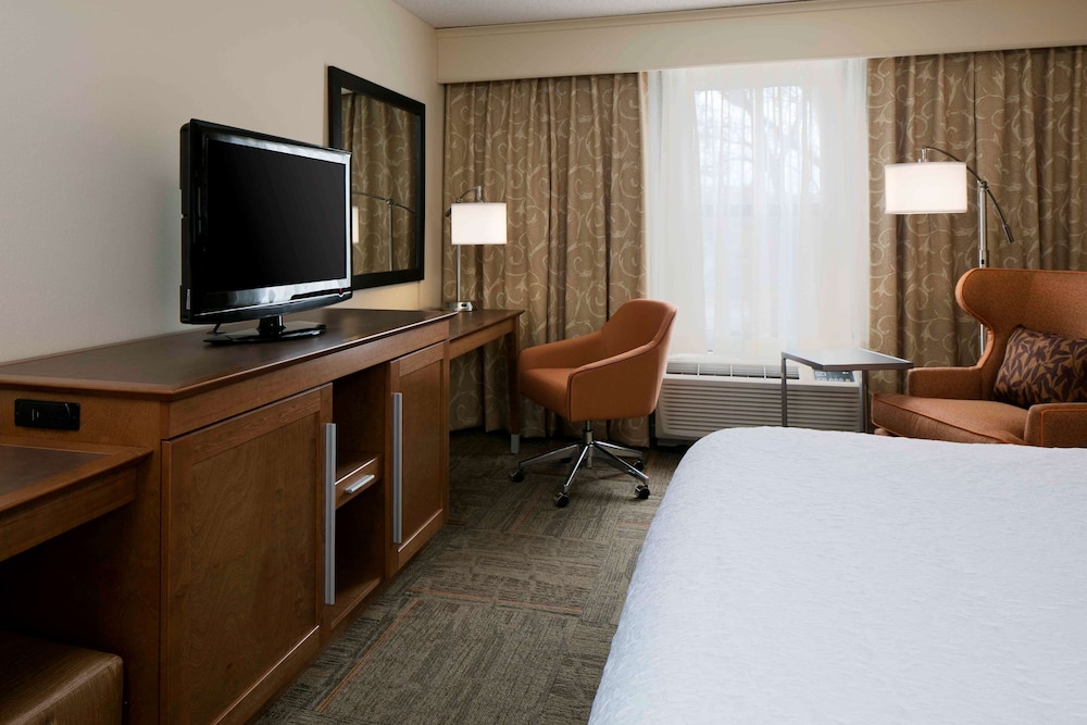 Hampton Inn Kansas City Shawnee Mission - photo 10