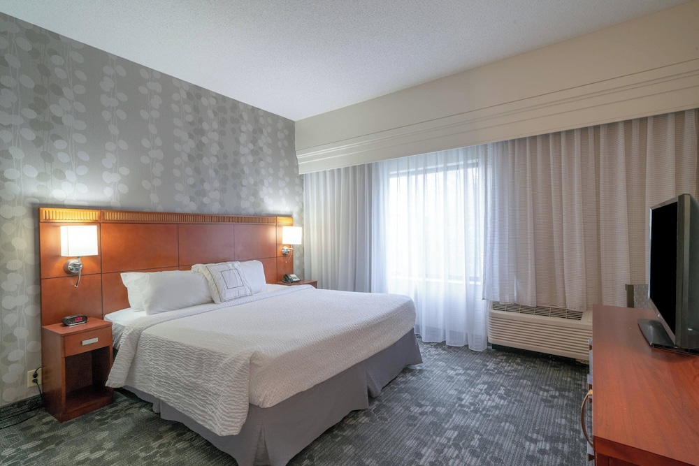 Courtyard by Marriott Salisbury - photo 11