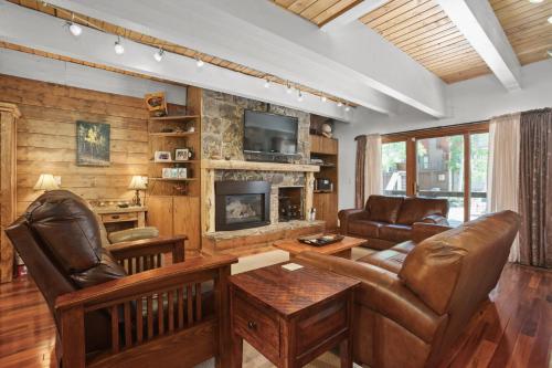 Private Indoor Hot Tub Pool Walking Distance to Mountain Village in Steamboat Springs, United States