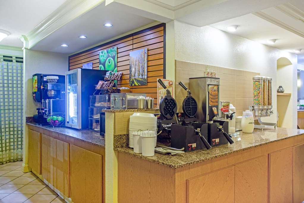 La Quinta Inn by Wyndham Victoria - photo 57
