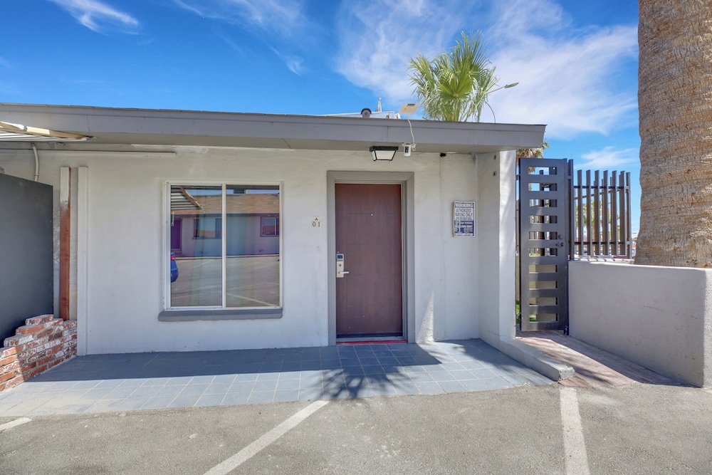 Desert Moon Motel - photo 50