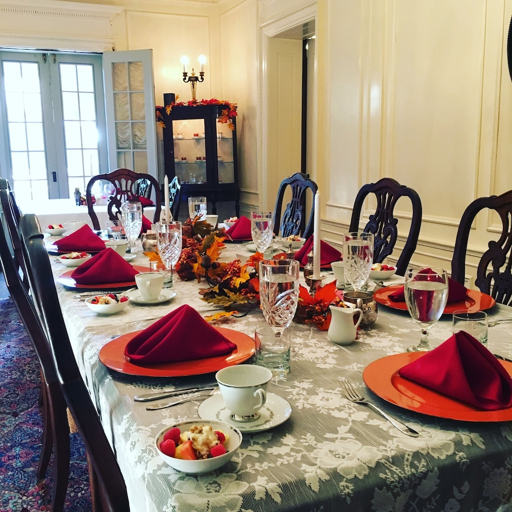 The Inn at Irwin Gardens - photo 12