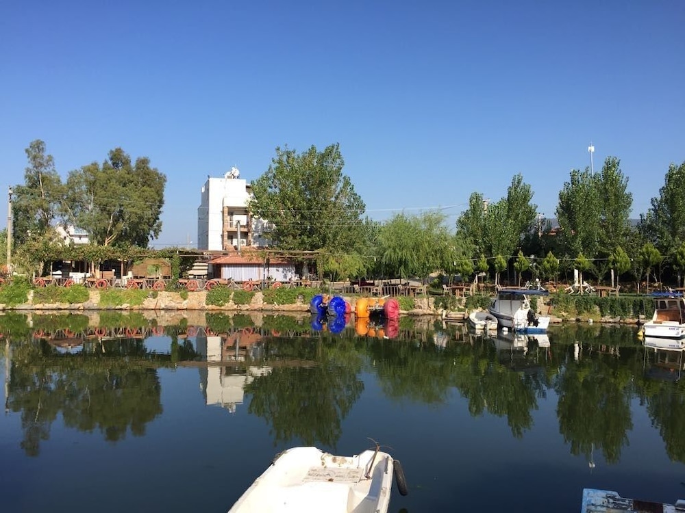 Deniz Kizi Hotel in Menderes, Turkey