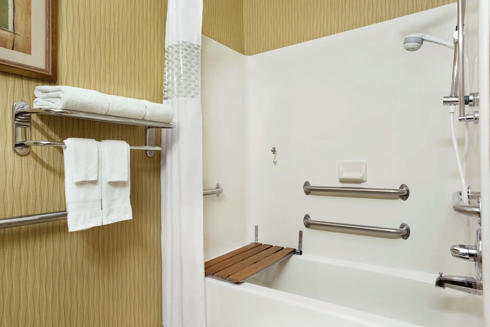 Hampton Inn Findlay - photo 20