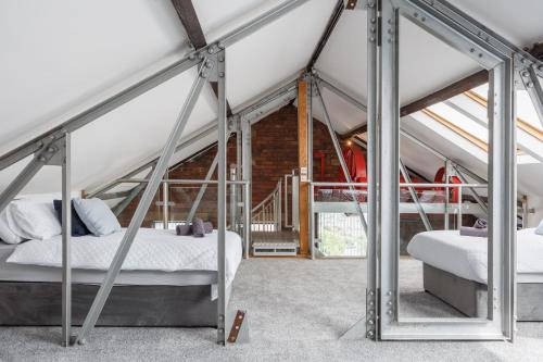 Broadgate Penthouse Apartment — 4-Star Luxury Hotel in Bradford, United Kingdom