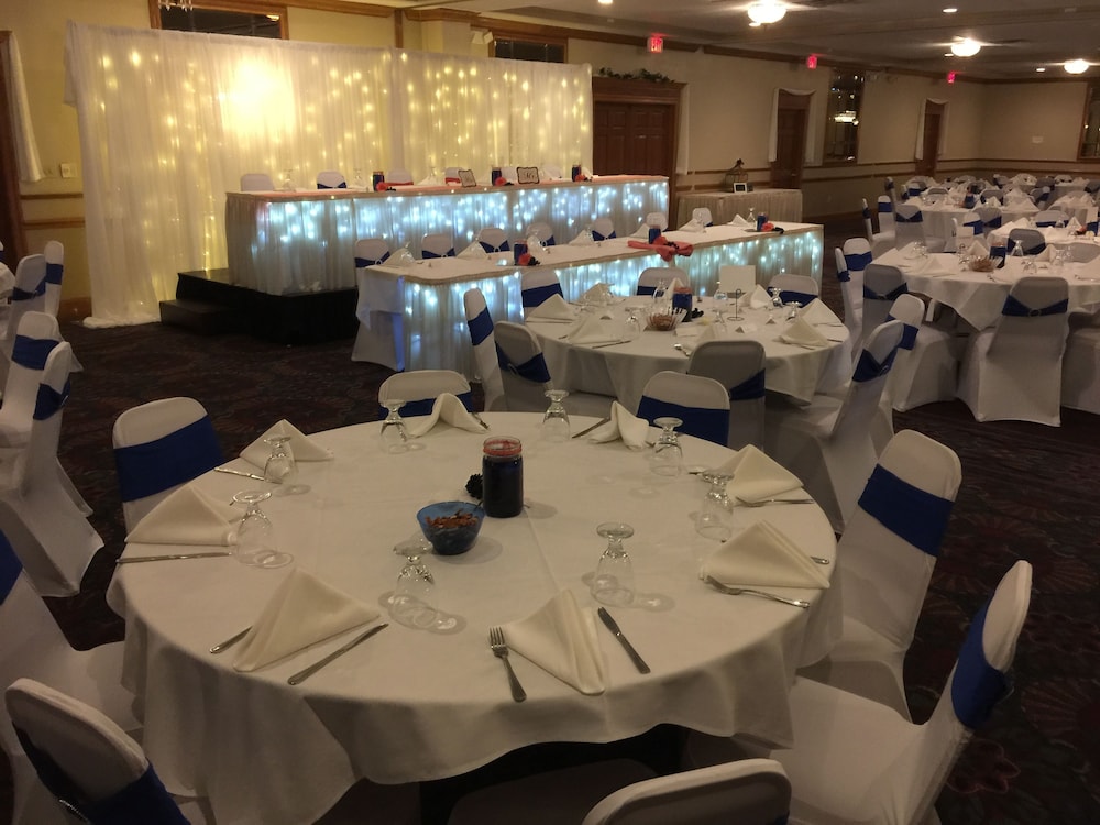 Days Inn by Wyndham Rock Falls - photo 49