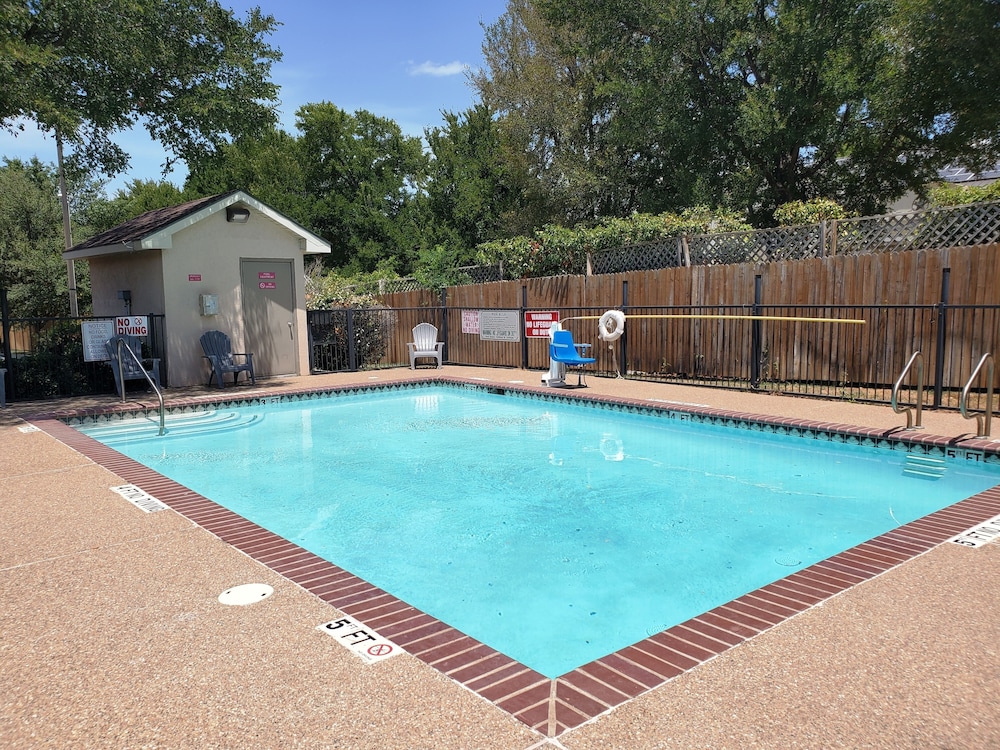Highland Inn Arlington - photo 21