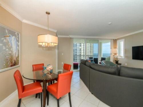Deluxe Beachfront Condo Located in Prestigious Resort with Pool and Hot Tub by RedAwning - photo 16