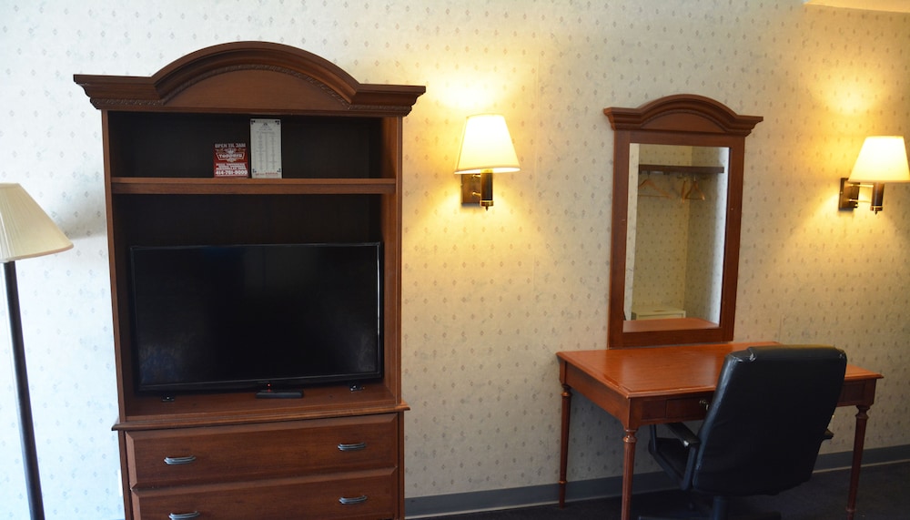 Travelodge by Wyndham Milwaukee - photo 30