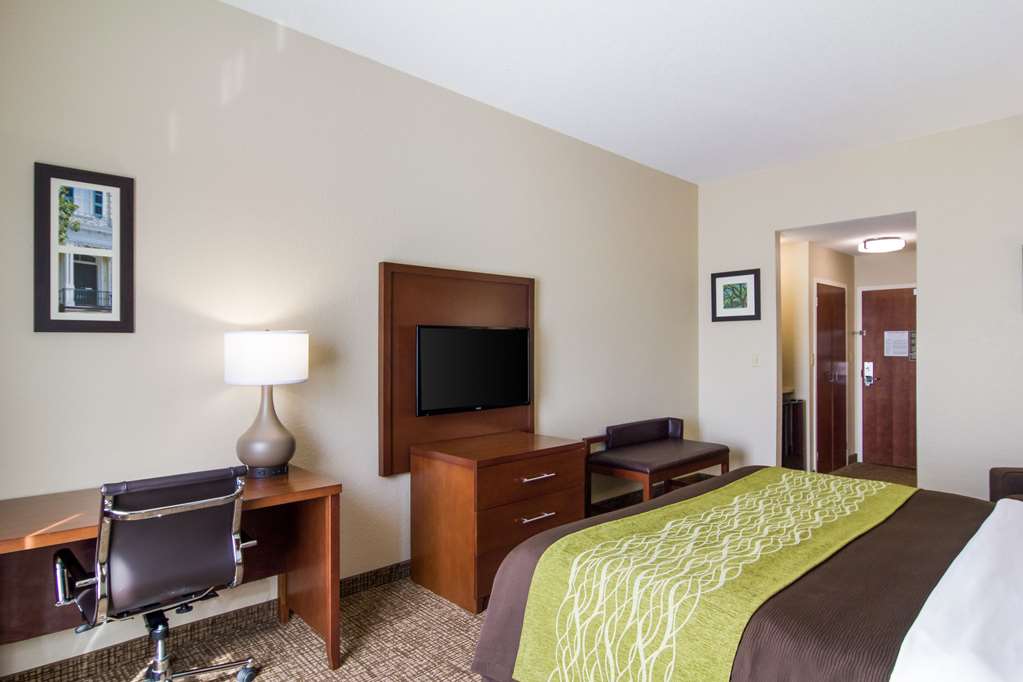 Comfort Inn Blackshear Hwy 84 - photo 9