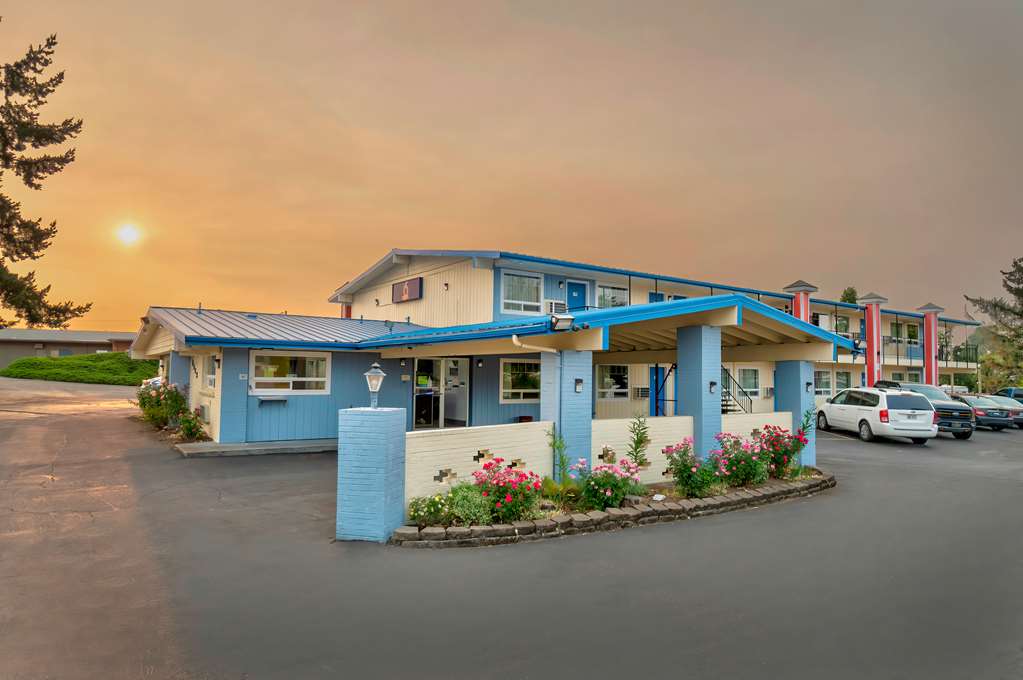 Studio 6 Suites Albany OR - featured photo