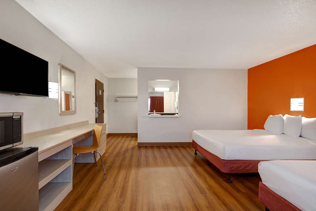 Motel 6 Lakeville MN South Lakeville - photo 14