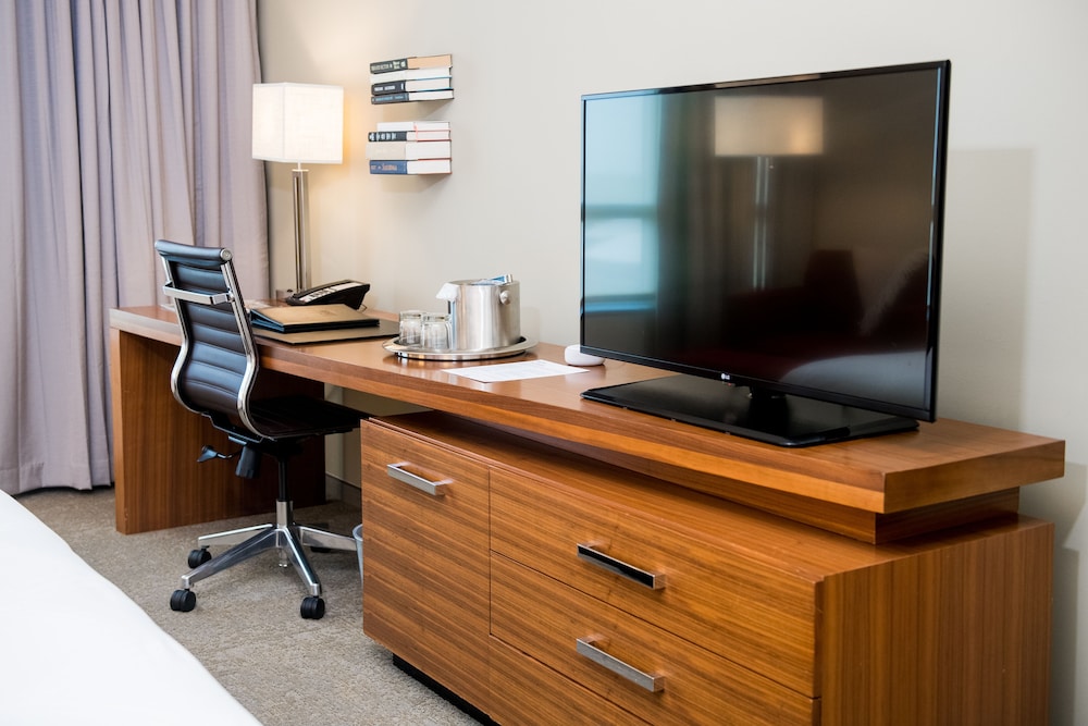 I Hotel And Illinois Conference Center - photo 8