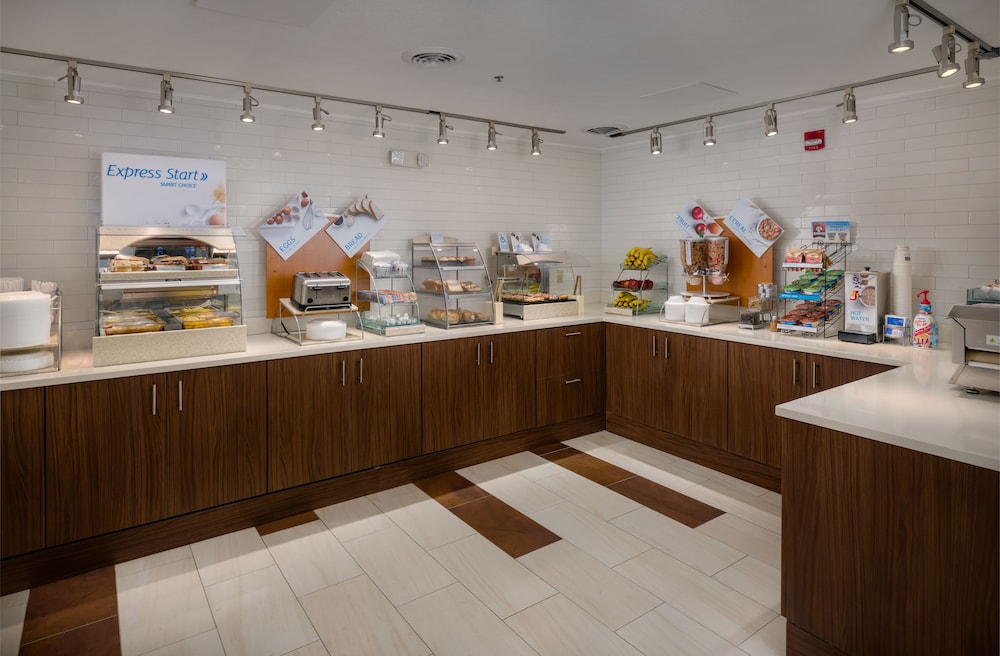 Holiday Inn Express & Suites Lawrence by IHG - photo 23
