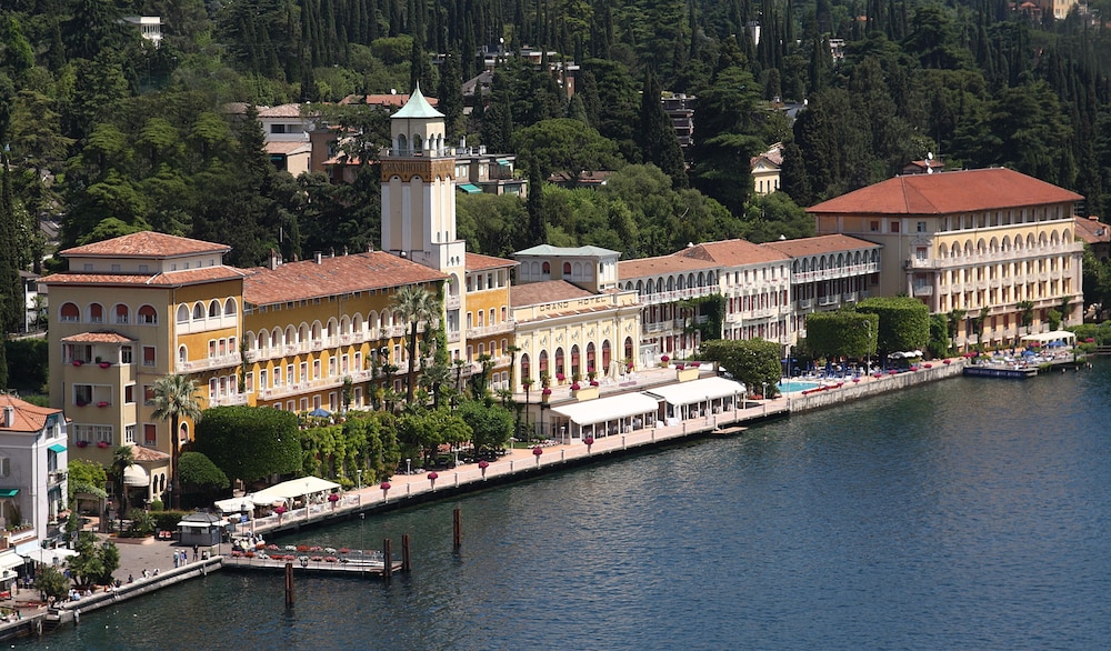 Grand Hotel Gardone — 4-Star Luxury Hotel in Gardone Riviera, Italy