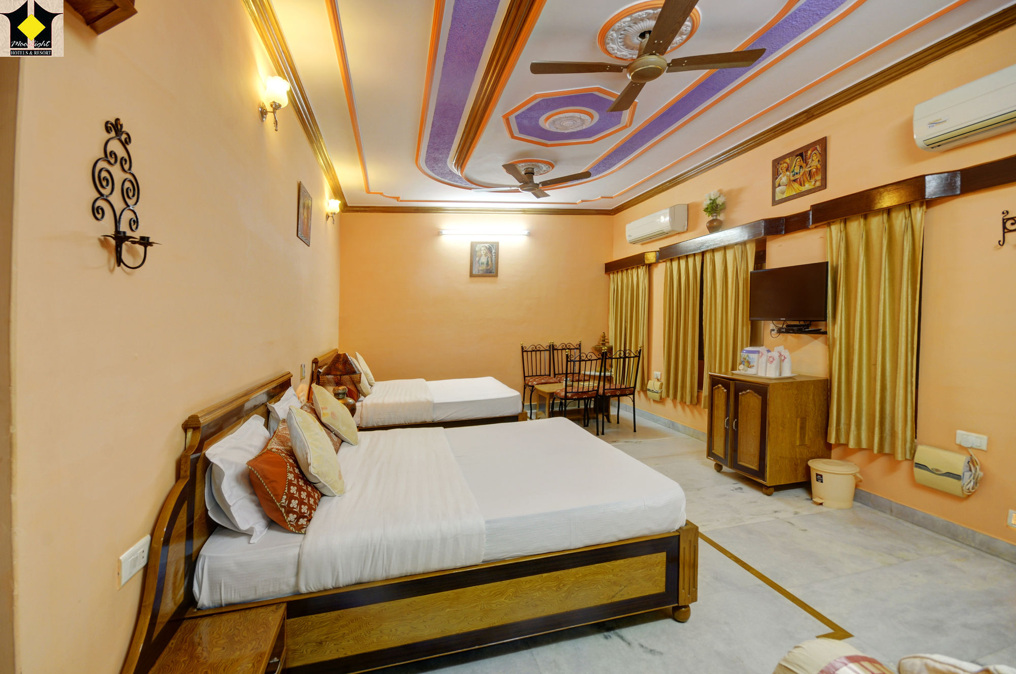 Moonlight Hotel