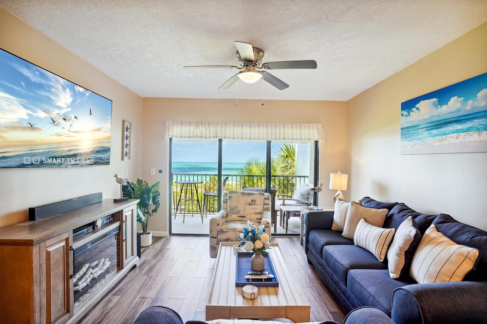 Land's End 11 305 Beach Front Premier — 4-Star Luxury Hotel in Saint Pete Beach, United States