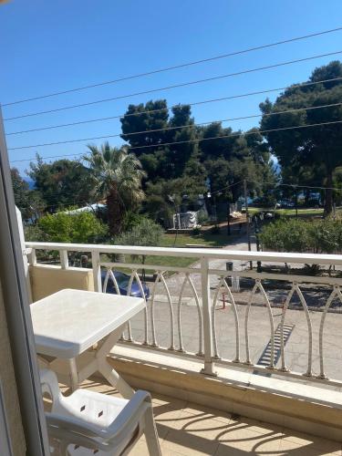 Tsatsalmas Rooms with Sea View II — 4-Star Luxury Hotel in Metamorfosi, Greece