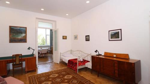 City Center Charm Family Apartment By Wehost