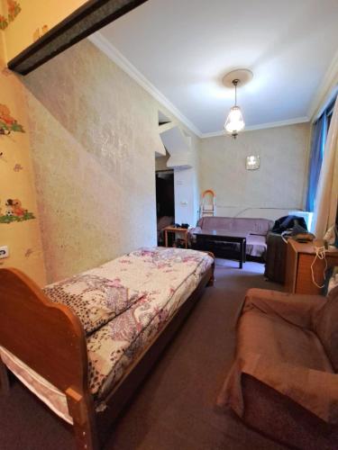 Apartment On Leonidze 18