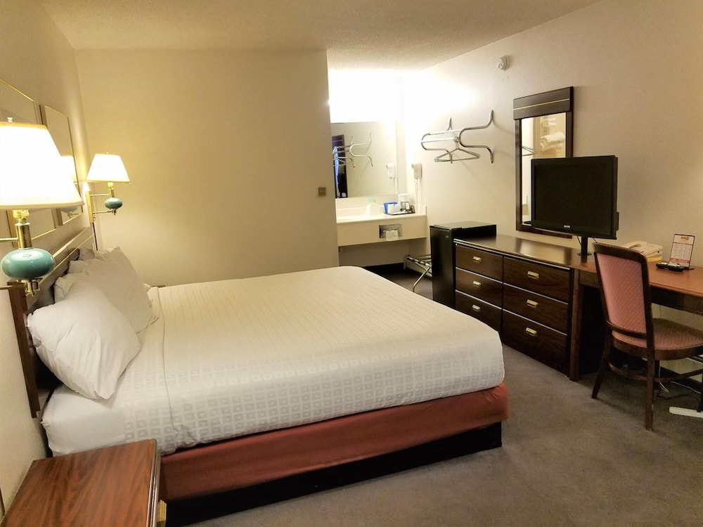 Motel 8 Laramie - photo 17