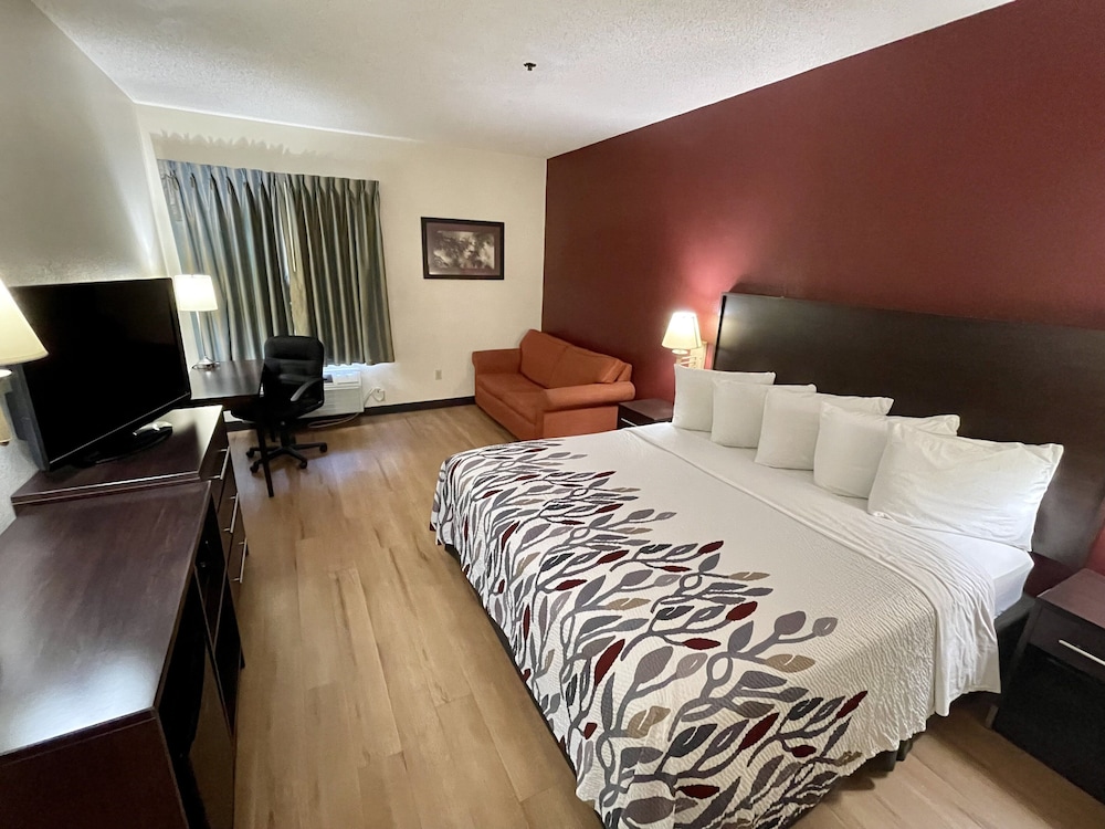 Red Roof Inn Clyde - photo 5