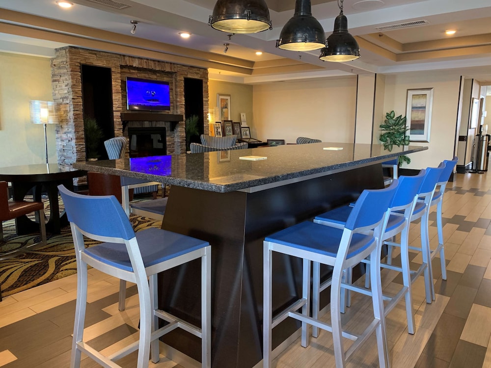 Holiday Inn & Suites Columbia NE Ft Jackson Area by IHG - photo 24