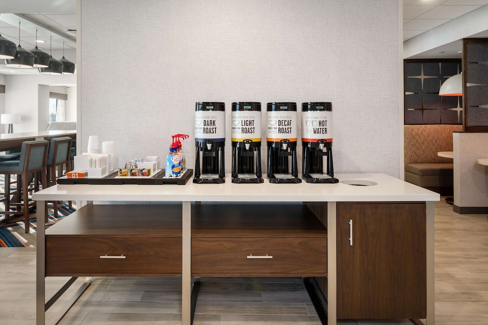 Hampton Inn Circleville - photo 33
