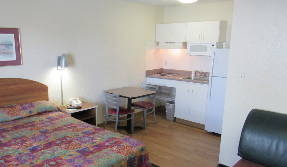 InTown Suites Extended Stay Nashville Bellevue - photo 4