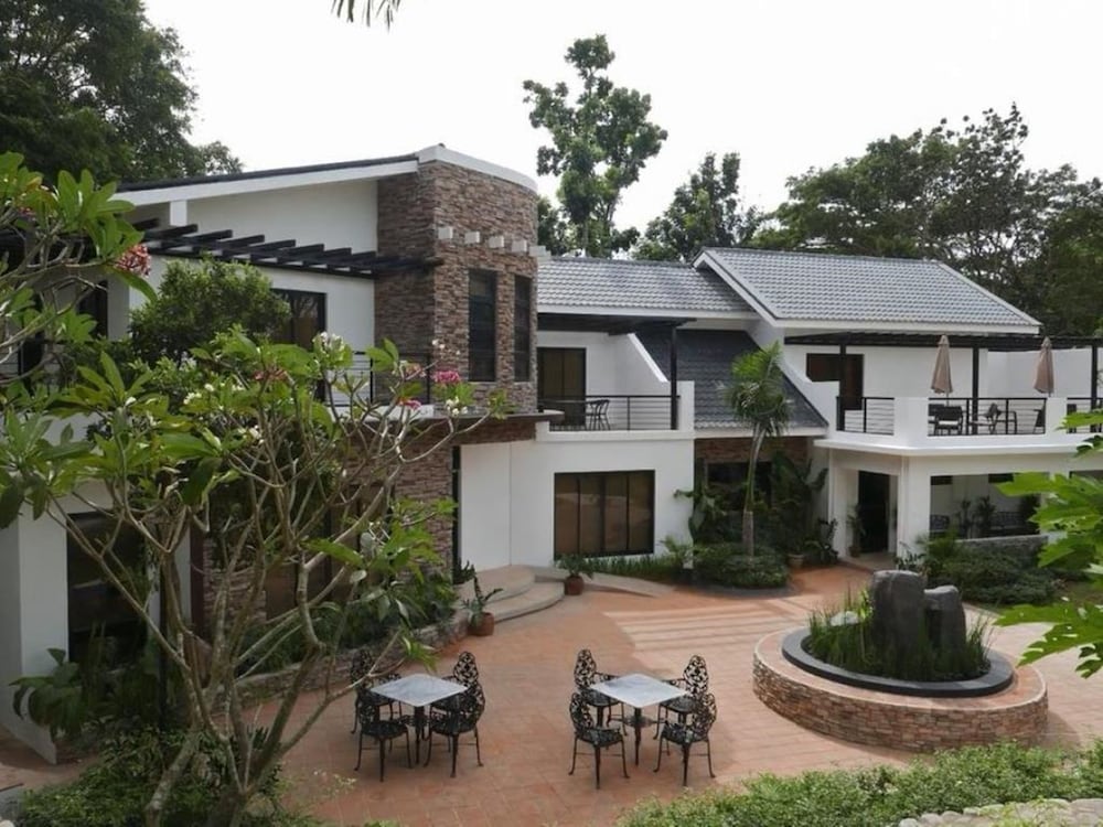 Bellagio Hills Hotel And Restaurant — Paoay