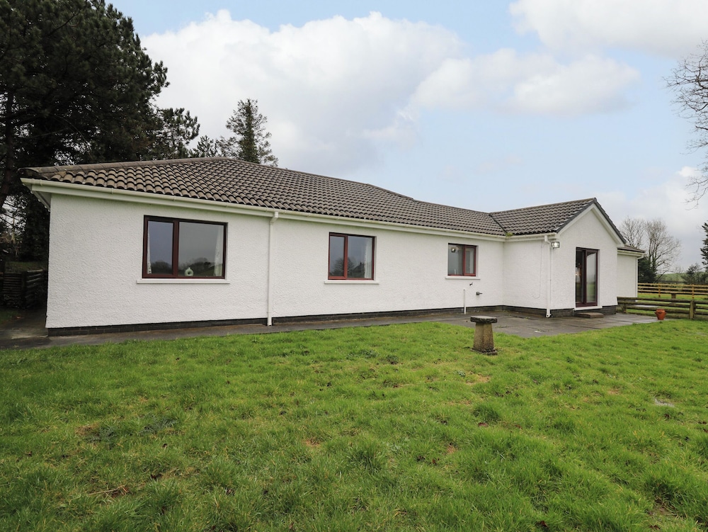 The Oaks - last minute hotel in Carmarthen