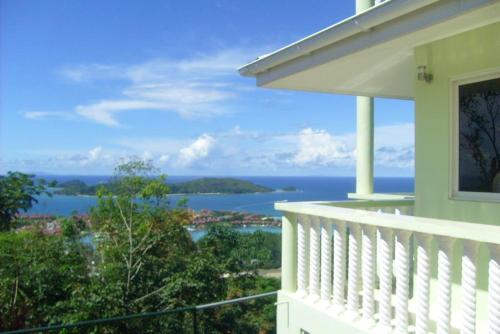 Elegant Villa with Sea View in Victoria — 4-Star Luxury Hotel in Victoria, Seychelles