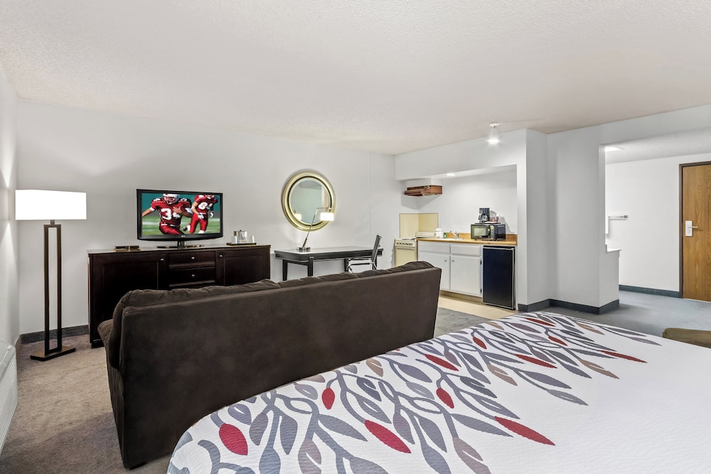 Red Roof Inn Ridgecrest - photo 15