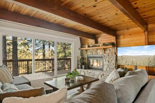 Blissful Butte Retreat in Big Bear in Big Bear Lake, United States