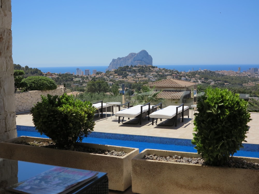 La Villa con Vista — 4-Star Luxury Hotel in Calp, Spain