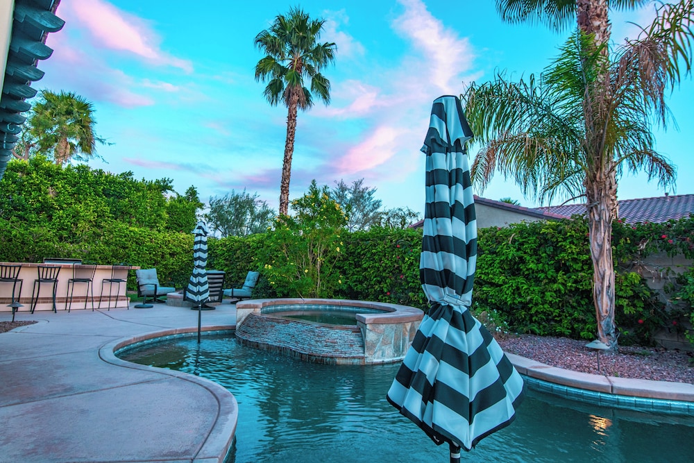 5BR Resort Style Entertainer with Pool Spa BBQ - photo 33
