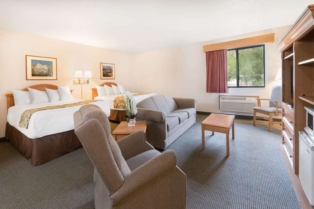Baymont by Wyndham Hot Springs - photo 13