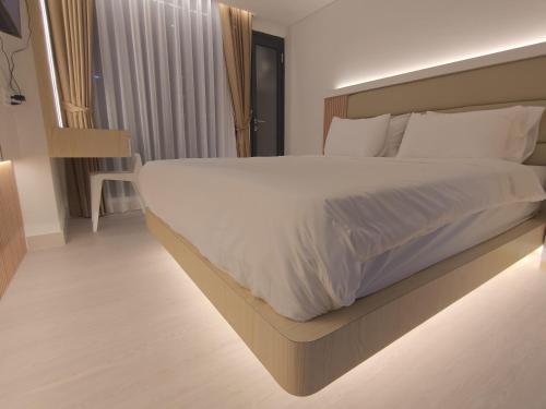Pollux High Rise Apartments at Batam Center with Netflix by MESA — 4-Star Luxury Hotel in Batam, Indonesia